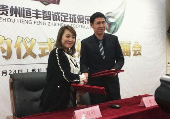 萧初然叹了口气，说：那你们继续找找吧，我跟若琳也继续找一找。